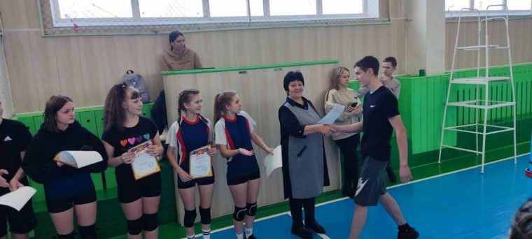 Спартакиада среди малочисленных общеобразовательных школ Дзержинского района по волейболу.